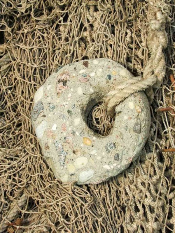 molokini_hawaiian_stone_sinker_relic-1024×767 a pile of hay