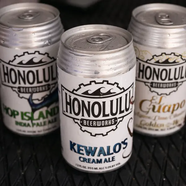 Malolo Molokini Snorkeling on Maui Boat Tours on Maui a good for couples and kids Flotation Devices. Cocktails and Beer provided